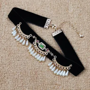 Crystaluck Cute Kitten Healing Crystal Green Aventurine Pet Collar for meditation, energy healing and home decor