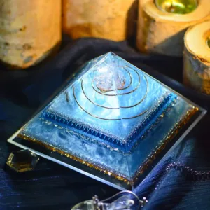 Crystaluck Aquamarine Energy Generator Orgone Pyramid 15x15cm for energy balancing, meditation and home decor
