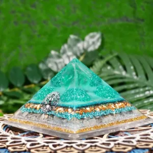 Crystaluck Green Fluorite Labradorite Healing Orgone Pyramid for energy balancing, meditation and home decor